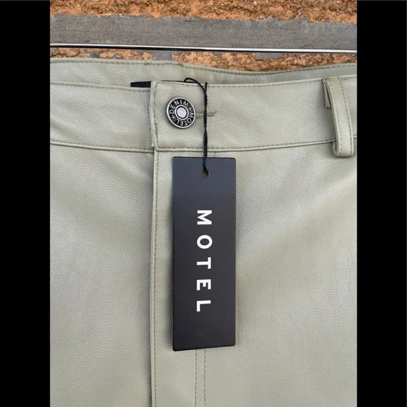 MOTEL ROCKS ZOVEN FLARE TROUSER IN PU GREEN medium - Picture 2 of 7